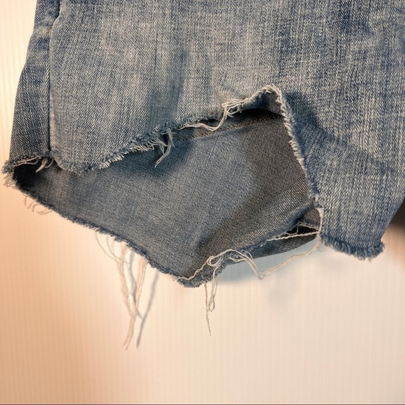 LEVI’S 524 SKINNY CUTOFFS. 4 Pockets with ragged hem. 14” Waist. 7-½” Rise. - Picture 8 of 8